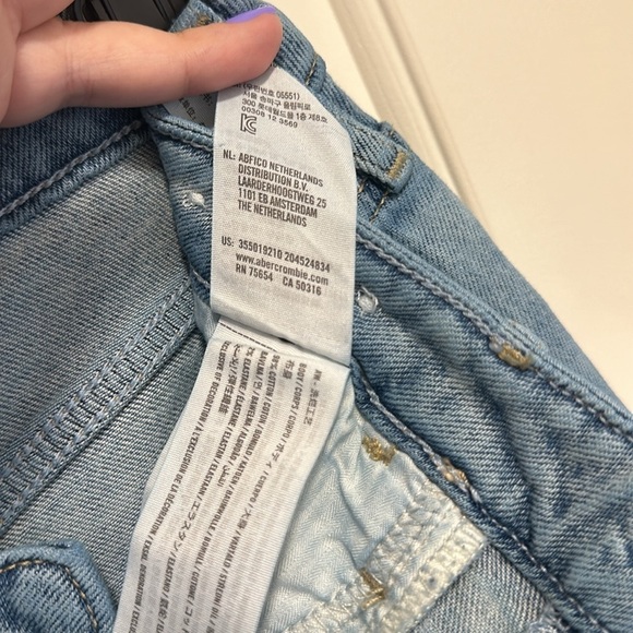 HOLLISTER Curvy High Rise Mom Jeans Size 7R Light Wash Vintage Stretch W28 L27 - Picture 7 of 7